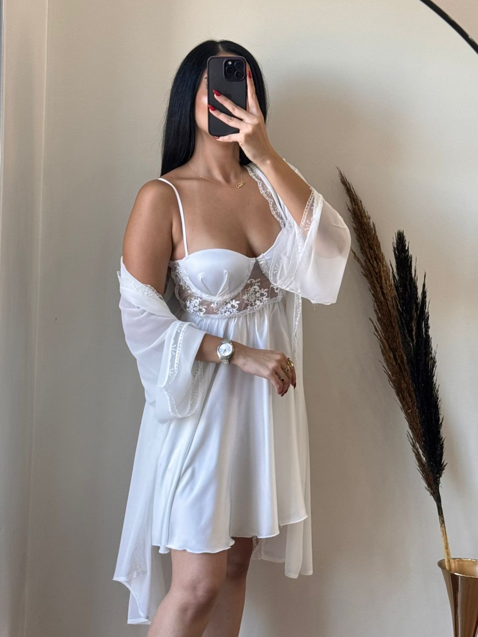 WHITE - الصورة 2