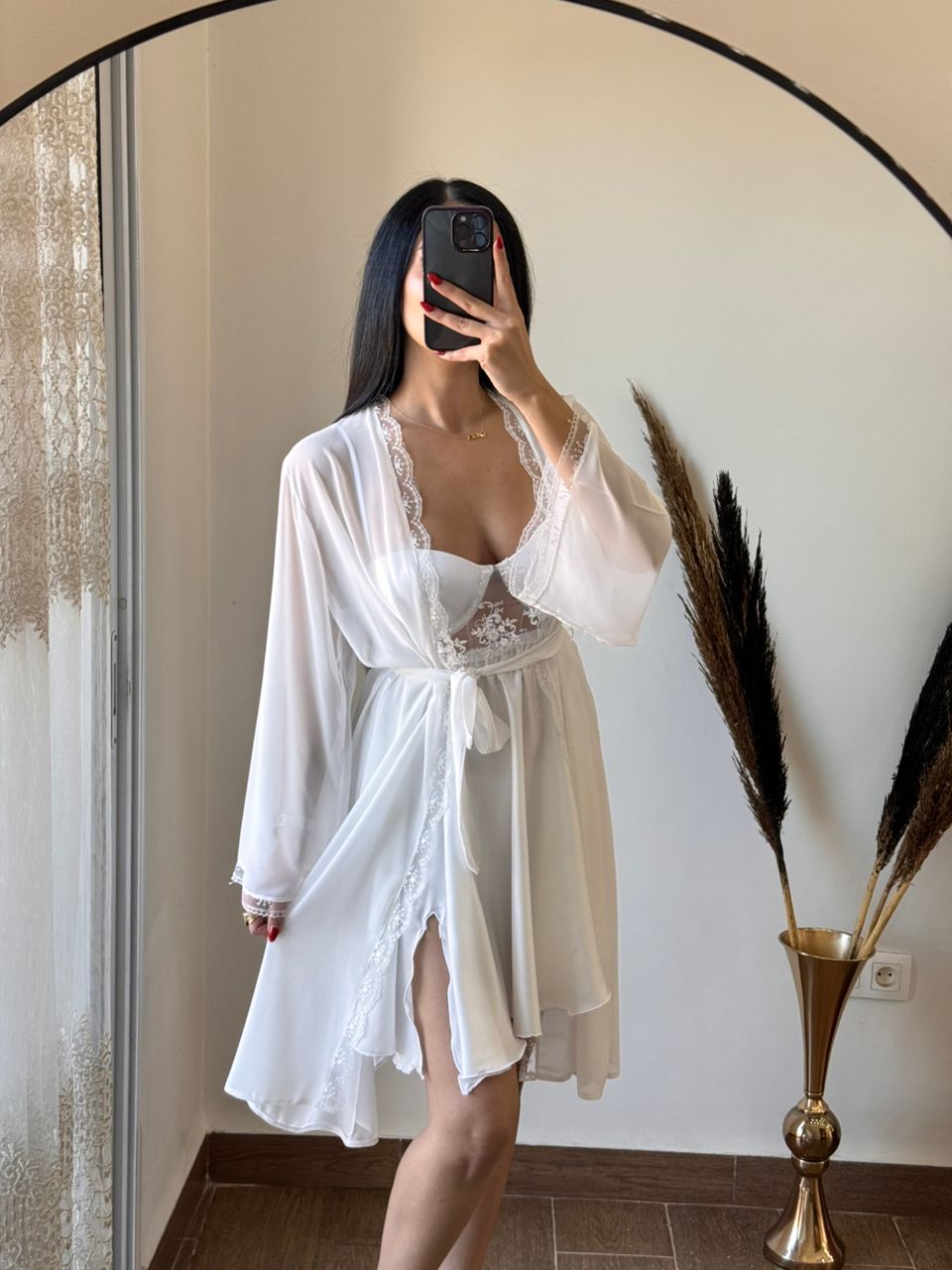 WHITE - الصورة 4