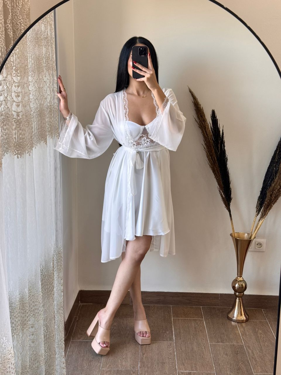 WHITE - الصورة 3