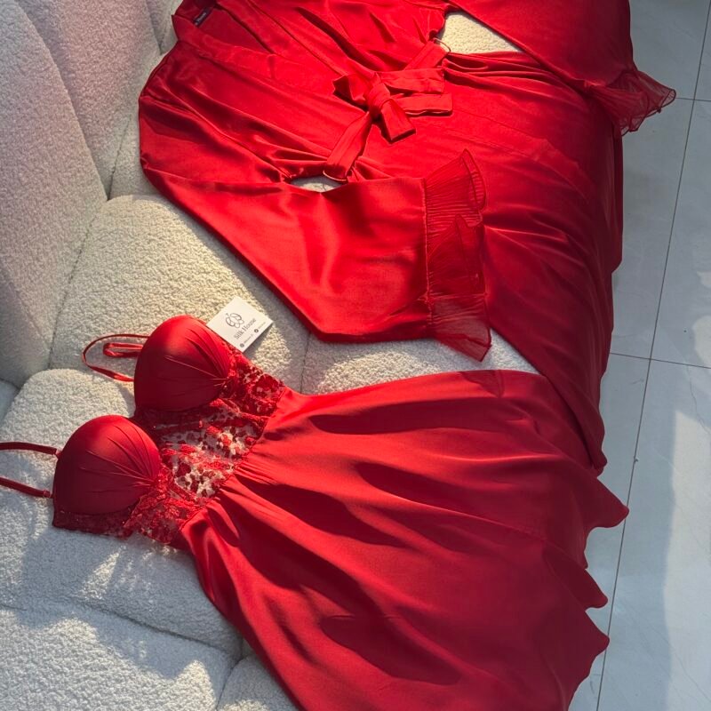LADY RED