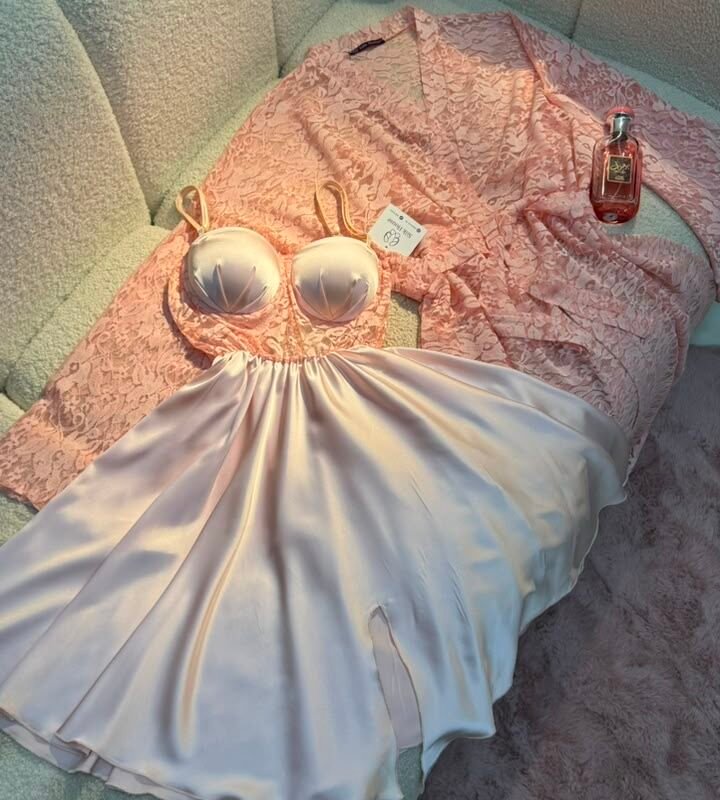 DESHABILLER ROSE