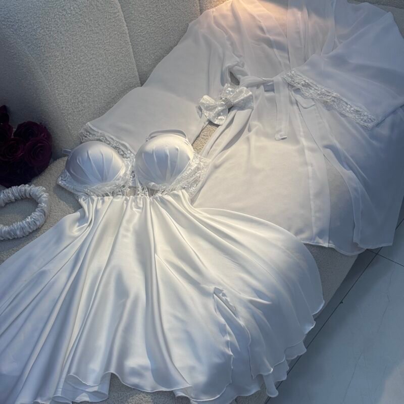 GIRLY WHITE